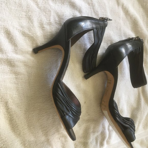 Sandals - Picture 1 of 4